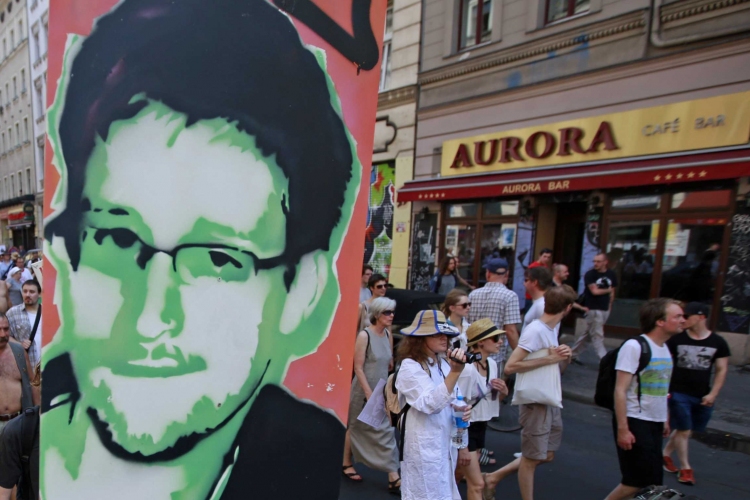 Titkos adatgyűjtés - Snowden úgy érzi, teljesítette küldetését