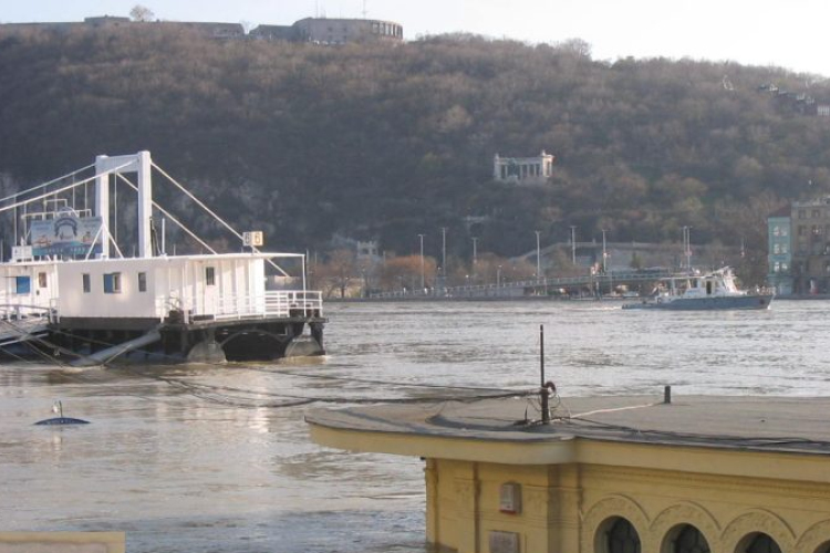 Megjelentek az első árvízi csalók