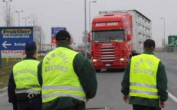 A teherautók és autóbuszok országos ellenőrzésekor 686 járműnél találtak szabálytalanságot
