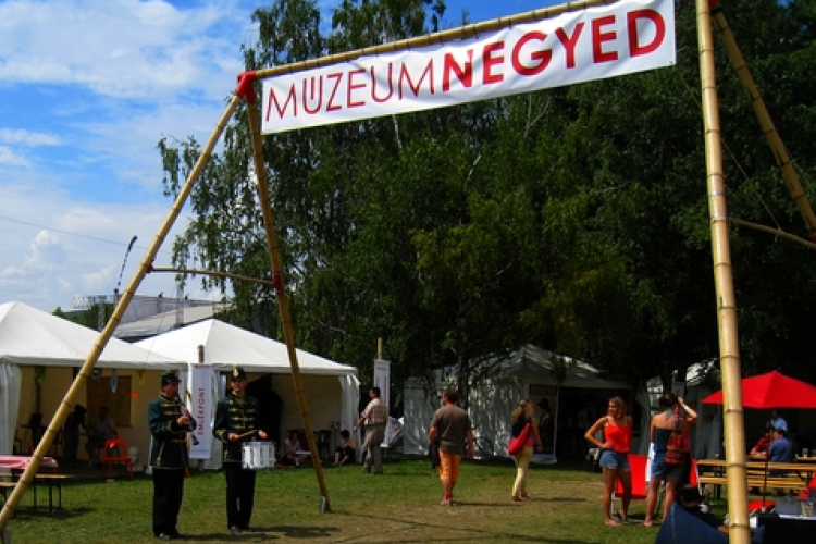 Sziget - Művészet, tudomány és kísérletek a Múzeumi negyedben