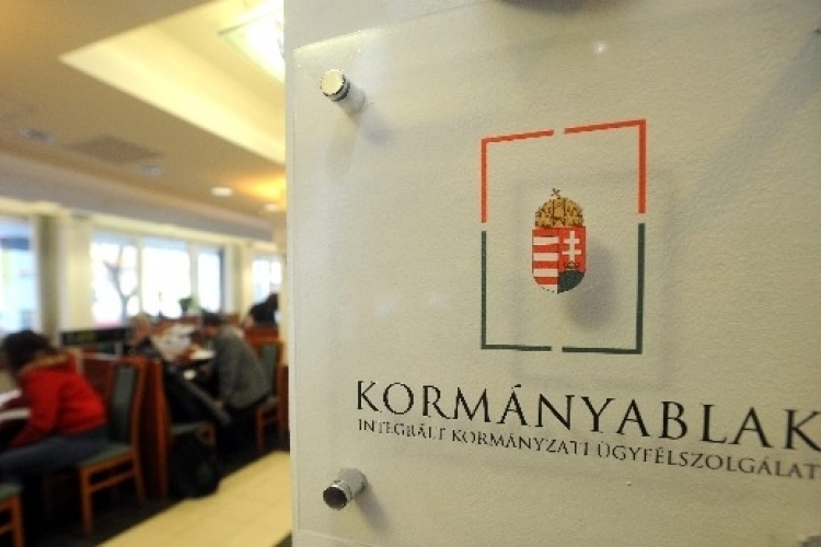 Rendkívüli nyitva tartás van a kormányablakokban és okmányirodákban