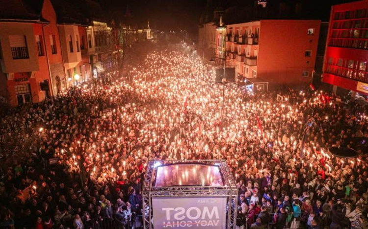 Magyar Péter Hódmezővásárhelyen: Orbánék puccsot követtek el a szabad Magyarország ellen