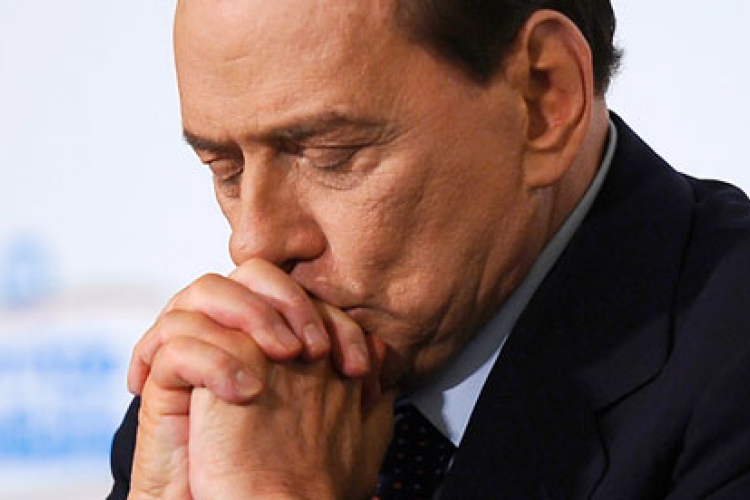 A büntetése letöltésére készülő Berlusconi megváltoztatta állandó lakcímét, házi őrizet