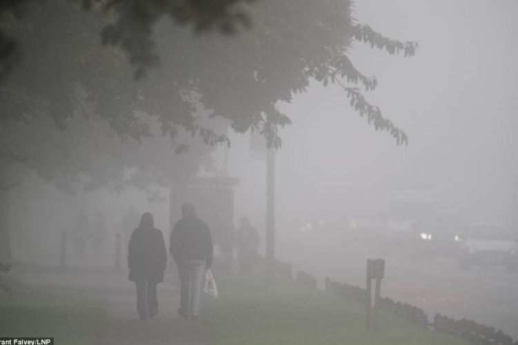Sűrű a köd az ország nagy részén – figyelmeztetés